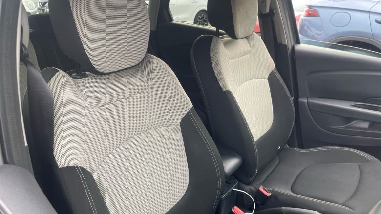 Renault Captur 1.5 dCi 90 Iconic 5dr EDC Diesel Hatchback